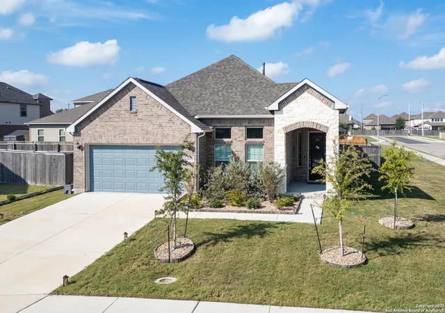Photo 2 of Single family home for sale at 4919 Village Park, San Antonio, TX 78218 | MLS# 1867192 | Listing updated on 2026-02-25