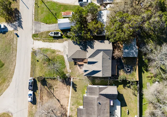Photo 29 of Single family home for sale at 402 Twin Elm, Canyon Lake, TX 78133 | MLS# 1867247 | Listing updated on 2025-10-30