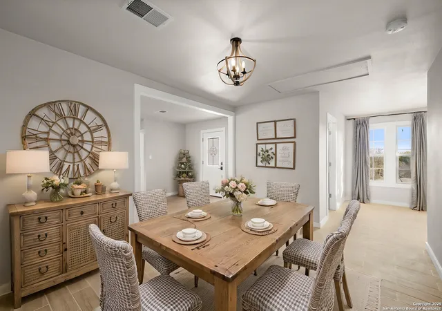 Photo 2 of Single family home for sale at 402 Twin Elm, Canyon Lake, TX 78133 | MLS# 1867247 | Listing updated on 2025-10-30