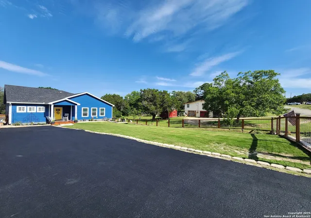 Photo 1 of Single family home for sale at 1589 Hillcrest Forest, Canyon Lake, TX 78133 | MLS# 1867335 | Listing updated on 2025-09-13