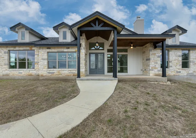 Photo 3 of Single family home for sale at 140 Horsehoe Falls, Bandera, TX 78003 | MLS# 1867367 | Listing updated on 2026-01-06