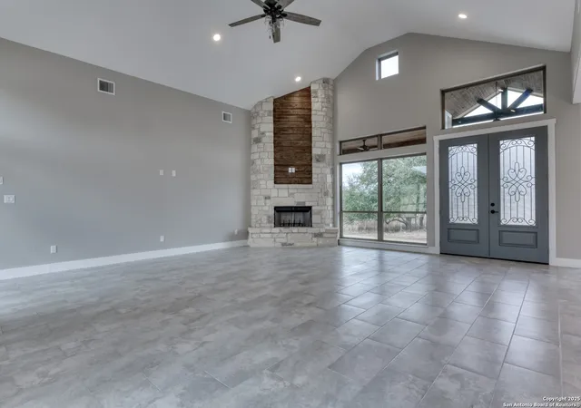 Photo 4 of Single family home for sale at 140 Horsehoe Falls, Bandera, TX 78003 | MLS# 1867367 | Listing updated on 2026-01-06