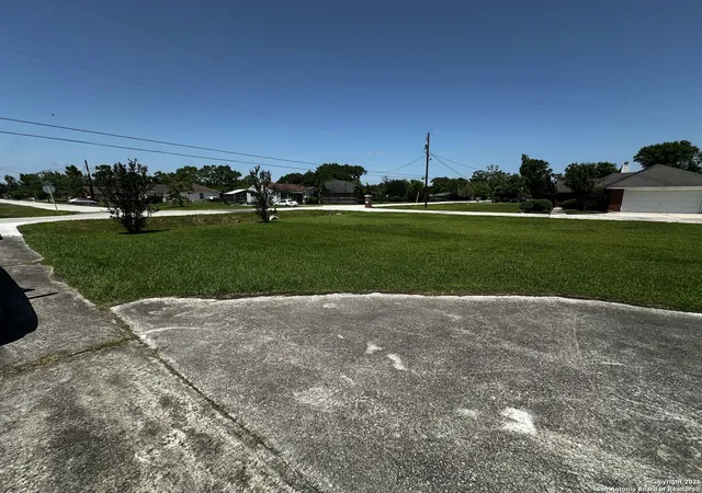 Photo 4 of Sale Pending at 354 Cottontail Dr, Crosby, TX 77532 | MLS# 1867509 | Listing updated on 2025-07-09
