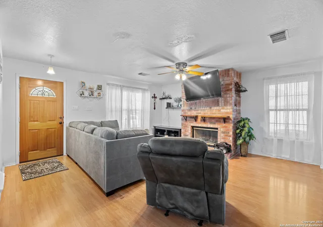 Photo 3 of Sale Pending at 1130 Stone Garden, New Braunfels, TX 78130 | MLS# 1867708 | Listing updated on 2025-10-27