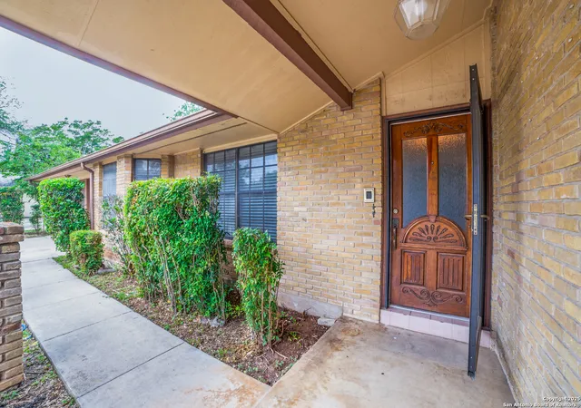 Photo 3 of Sale Pending at 2523 Turkey Oak, San Antonio, TX 78232 | MLS# 1867811 | Listing updated on 2026-01-26