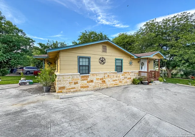 2nd image of 602 Hortencia Ave, San Antonio, TX 78237 | MLS# 1867905