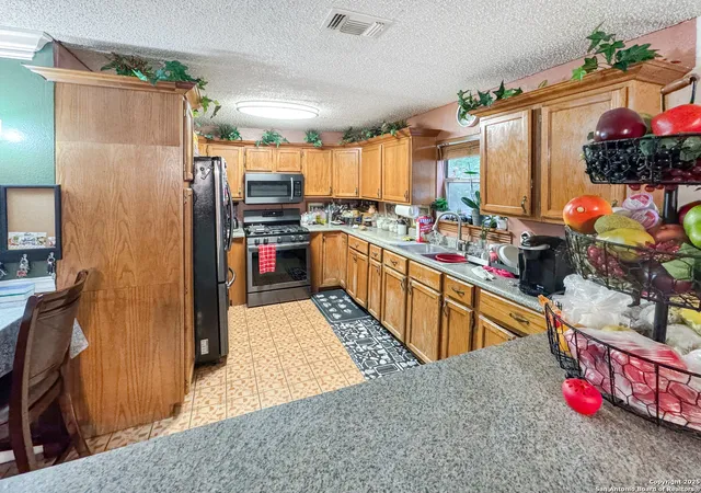 Photo 3 of Single family home for sale at 602 Hortencia Ave, San Antonio, TX 78237 | MLS# 1867905 | Listing updated on 2025-10-11
