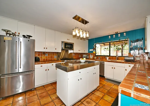 Photo 3 of Sale Pending at 1211 Mount Riga, San Antonio, TX 78213 | MLS# 1867967 | Listing updated on 2025-10-24