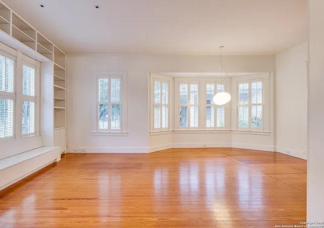 Photo 4 of Single family home for sale at 302 Cedar, San Antonio, TX 78210 | MLS# 1868060 | Listing updated on 2025-10-04