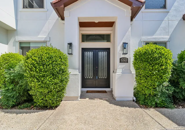 Photo 4 of Sale Pending at 6327 Almeria Cir, San Antonio, TX 78257 | MLS# 1868168 | Listing updated on 2025-10-06