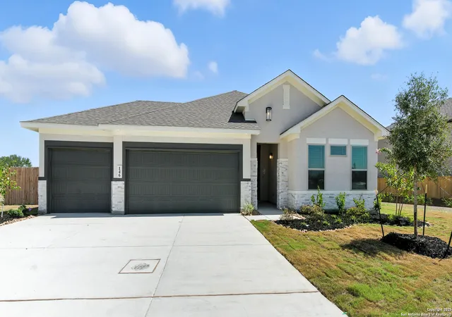 Photo 2 of Sale Pending at 146 Mountain Oak, Castroville, TX 78009 | MLS# 1868195 | Listing updated on 2025-12-22