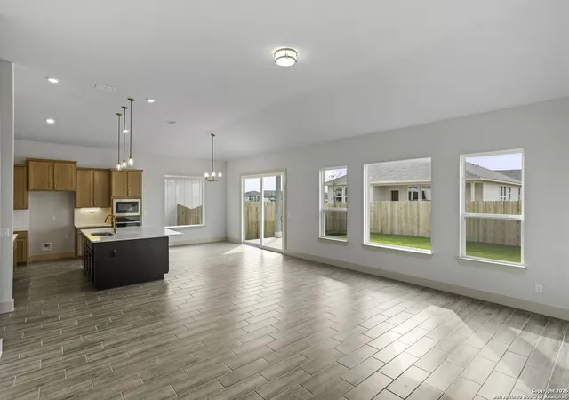 3rd image of 1641 Saddleback Run, New Braunfels, TX 78130 | MLS# 1868208