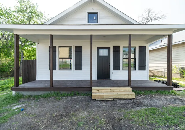 Photo 2 of Single family home for sale at 623 S Monumental, San Antonio, TX 78203 | MLS# 1868230 | Listing updated on 2025-05-30