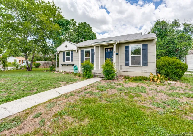 Photo 3 of Single family home for sale at 106 Field Crest Dr, San Antonio, TX 78209 | MLS# 1868243 | Listing updated on 2025-11-14