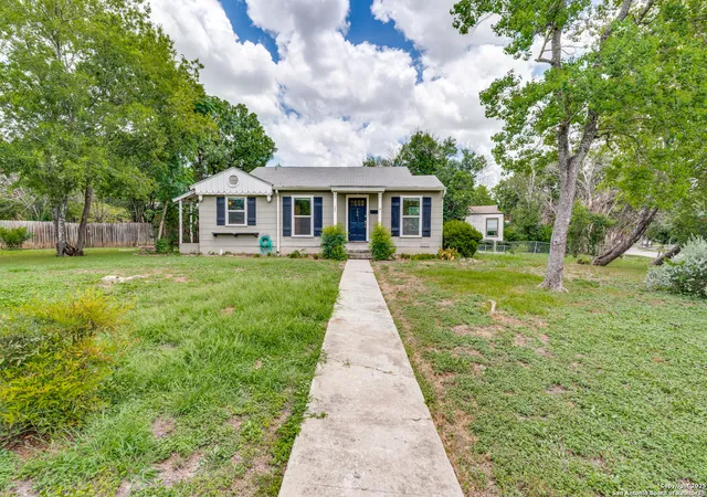 Photo 2 of Single family home for sale at 106 Field Crest Dr, San Antonio, TX 78209 | MLS# 1868243 | Listing updated on 2025-11-14
