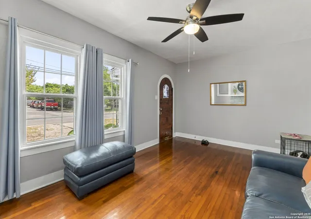 4th image of 942 Mcilvaine, San Antonio, TX 78201 | MLS# 1868293