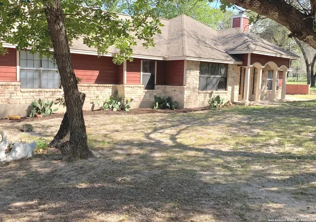 1st image of 118 Willow Creek, Floresville, TX 78114 | MLS# 1868311