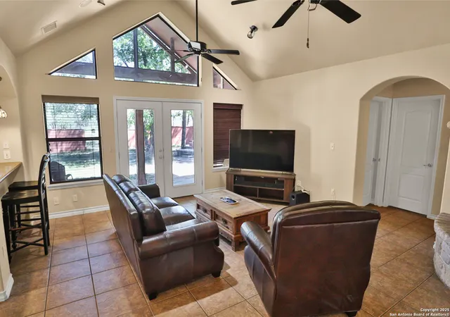 4th image of 118 Willow Creek, Floresville, TX 78114 | MLS# 1868311