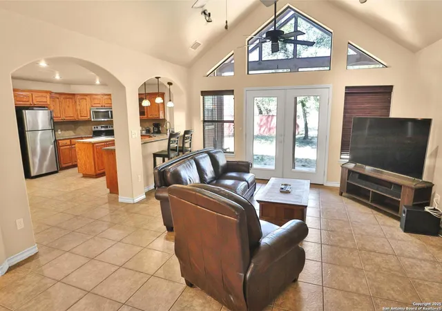 5th image of 118 Willow Creek, Floresville, TX 78114 | MLS# 1868311
