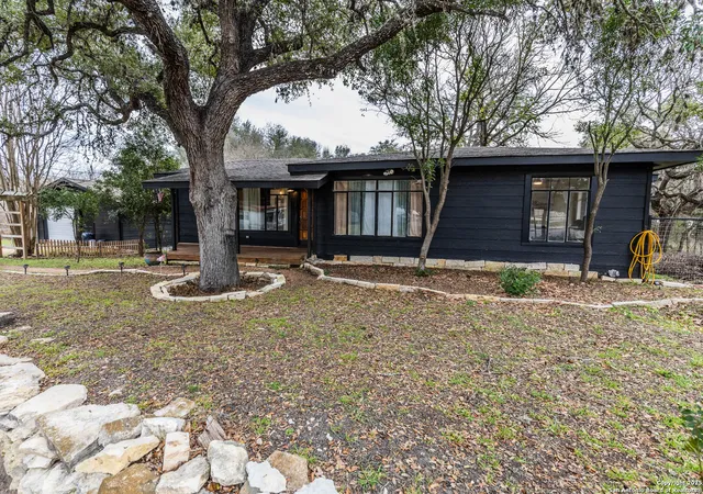 Photo 1 of Single family home for sale at 507 Twin Elm, Canyon Lake, TX 78133 | MLS# 1868352 | Listing updated on 2026-02-21