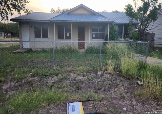 Photo 1 of Single family home for sale at 15903 Heidelberg, La Coste, TX 78039 | MLS# 1868578 | Listing updated on 2025-10-12