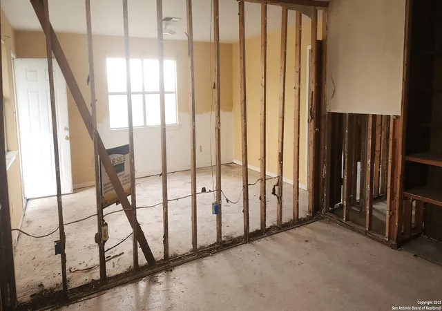 Photo 2 of Single family home for sale at 15903 Heidelberg, La Coste, TX 78039 | MLS# 1868578 | Listing updated on 2025-10-12