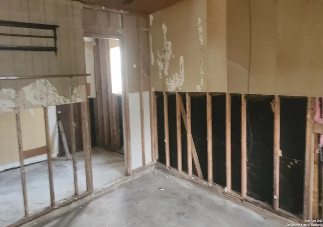 Photo 3 of Single family home for sale at 15903 Heidelberg, La Coste, TX 78039 | MLS# 1868578 | Listing updated on 2025-10-12
