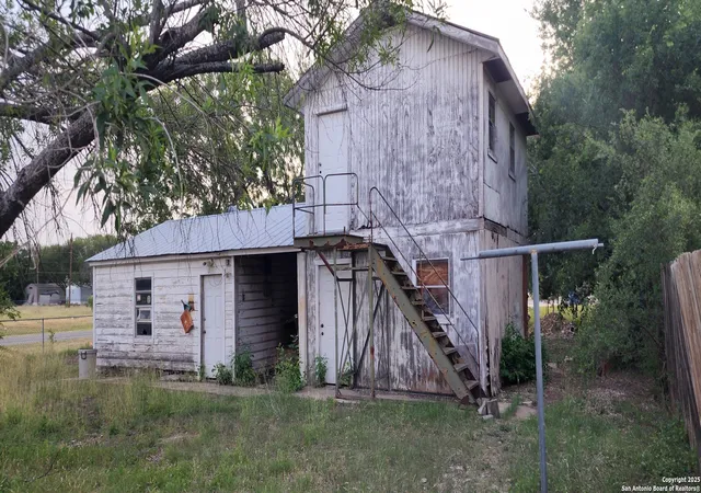 Photo 4 of Single family home for sale at 15903 Heidelberg, La Coste, TX 78039 | MLS# 1868578 | Listing updated on 2025-10-12