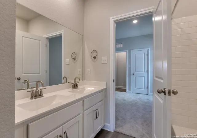 Photo 4 of Sale Pending at 14728 Sycamore Xing, San Antonio, TX 78252 | MLS# 1868608 | Listing updated on 2025-07-29