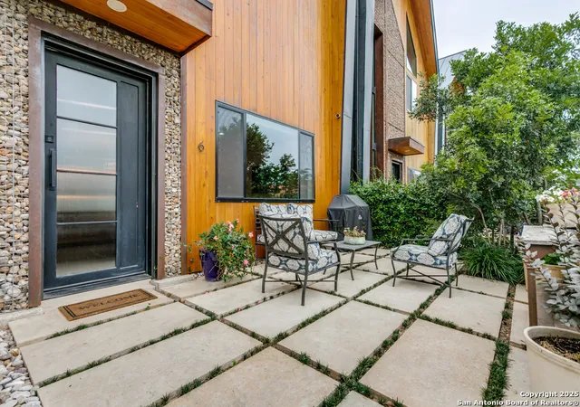 Photo 2 of Single family home for sale at 310 Clay, Residence 6, San Antonio, TX 78204 | MLS# 1868662 | Listing updated on 2025-10-09