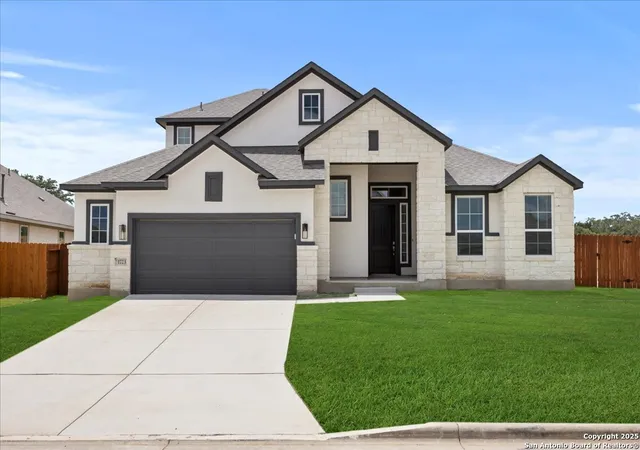 Photo 4 of Sale Pending at 1723 Heritage Maples Dr, New Braunfels, TX 78132 | MLS# 1868689 | Listing updated on 2025-10-06
