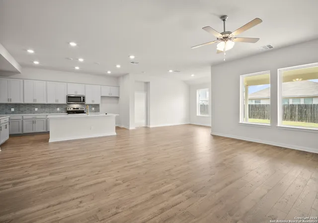 5th image of 245 Stag Way, Schertz, TX 78108 | MLS# 1868757