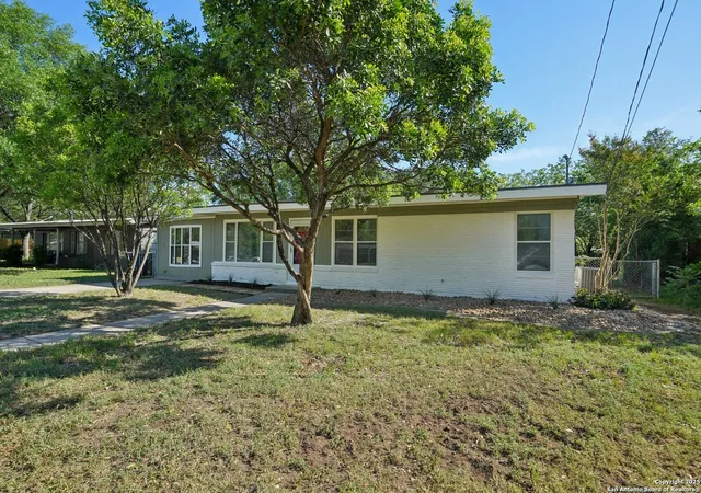 Photo 2 of Single family home for sale at 407 Haverford Dr, San Antonio, TX 78217 | MLS# 1868818 | Listing updated on 2026-06-10