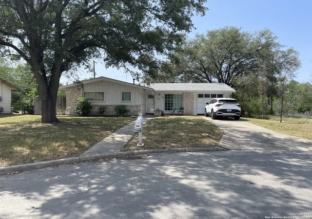 Photo 1 of Single family home for sale at 4206 Parkwood Dr, San Antonio, TX 78218 | MLS# 1868820 | Listing updated on 2025-09-13