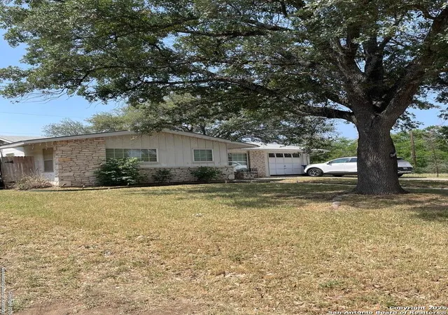 Photo 2 of Single family home for sale at 4206 Parkwood Dr, San Antonio, TX 78218 | MLS# 1868820 | Listing updated on 2025-09-13
