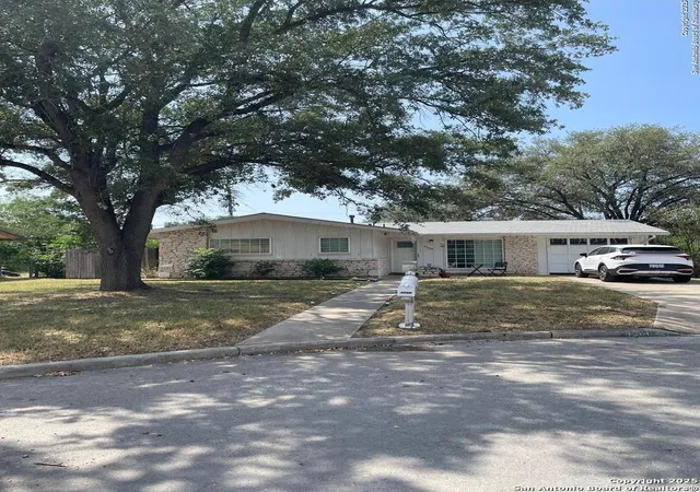 Photo 3 of Single family home for sale at 4206 Parkwood Dr, San Antonio, TX 78218 | MLS# 1868820 | Listing updated on 2025-09-13