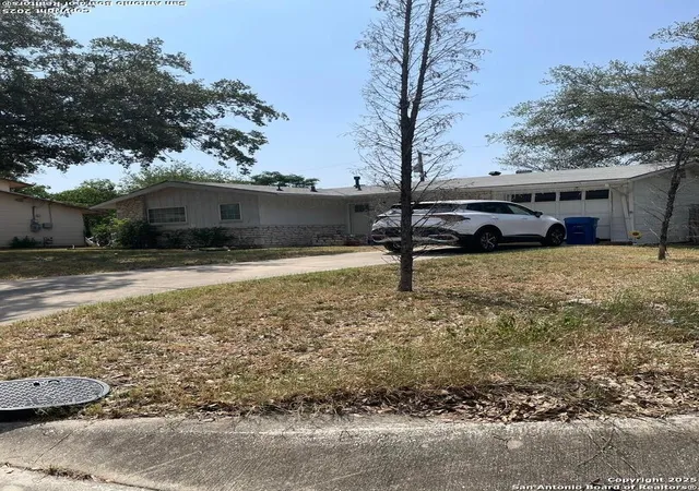 Photo 4 of Single family home for sale at 4206 Parkwood Dr, San Antonio, TX 78218 | MLS# 1868820 | Listing updated on 2025-09-13