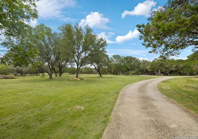 Photo 4 of Single family home for sale at 450 Georg Oaks, Bulverde, TX 78163 | MLS# 1868838 | Listing updated on 2026-08-09
