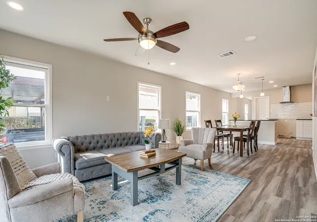 Photo 3 of Single family home for sale at 2411 W Huisache Avenue, San Antonio, TX 78228 | MLS# 1868877 | Listing updated on 2025-11-18