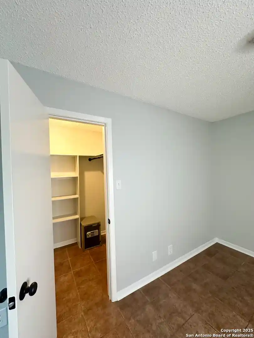Listing Photo 2 - Condo for sale in 11311 Sir Winston located at 11311 Sir Winston, San Antonio, TX 78216 - Unit #607