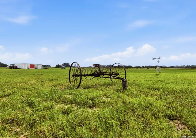 5th image of Tbd Cr 777, Devine, TX 78016 | MLS# 1868995