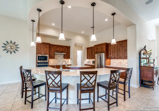 Photo 2 of Single family home for sale at 1556 Canyon Lake Dr, Canyon Lake, TX 78133 | MLS# 1869003 | Listing updated on 2025-10-12