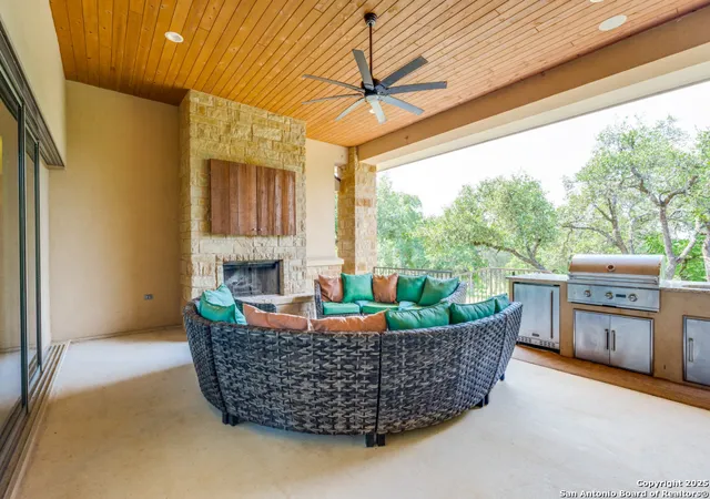 Photo 3 of Single family home for sale at 1556 Canyon Lake Dr, Canyon Lake, TX 78133 | MLS# 1869003 | Listing updated on 2025-10-12