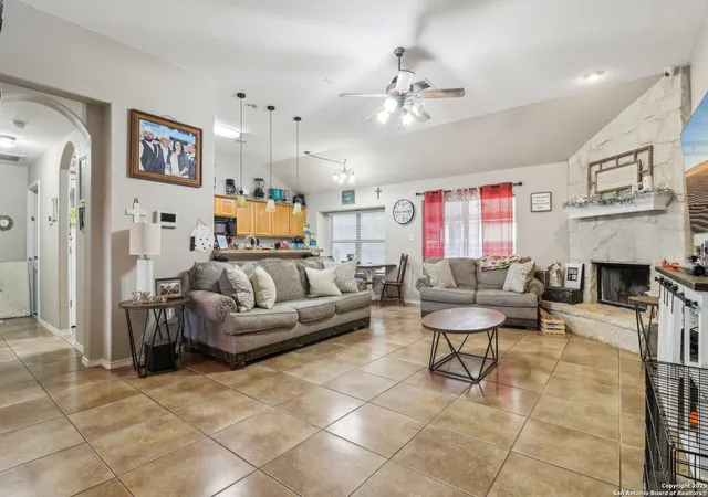 Photo 3 of Single family home for sale at 1842 Wayward, Pleasanton, TX 78064 | MLS# 1869018 | Listing updated on 2025-08-21