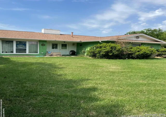 Photo 3 of Single family home for sale at 6823 S Whitland, San Antonio, TX 78239 | MLS# 1869081 | Listing updated on 2025-08-01