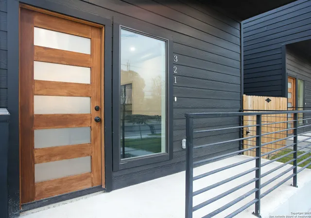 Photo 2 of Single family home for sale at 321 Porter St, San Antonio, TX 78210 | MLS# 1869161 | Listing updated on 2025-09-18