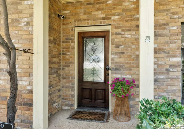 Photo 4 of Single family home for sale at 17910 Winter Hill, San Antonio, TX 78258 | MLS# 1869348 | Listing updated on 2025-08-26