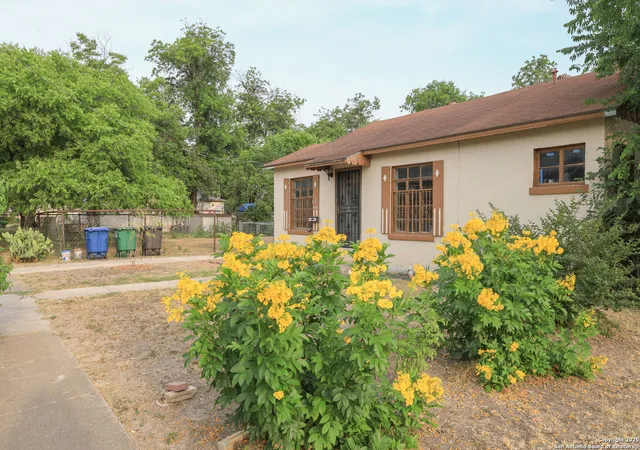 Photo 3 of Single family home for sale at 418 Cavalier, San Antonio, TX 78225 | MLS# 1869453 | Listing updated on 2025-10-07
