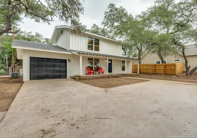 Photo 4 of Single family home for sale at 1071 Diamondhead Dr, Canyon Lake, TX 78133 | MLS# 1869493 | Listing updated on 2026-03-13