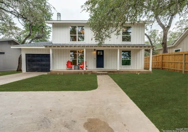 Photo 2 of Single family home for sale at 1071 Diamondhead Dr, Canyon Lake, TX 78133 | MLS# 1869493 | Listing updated on 2026-03-13